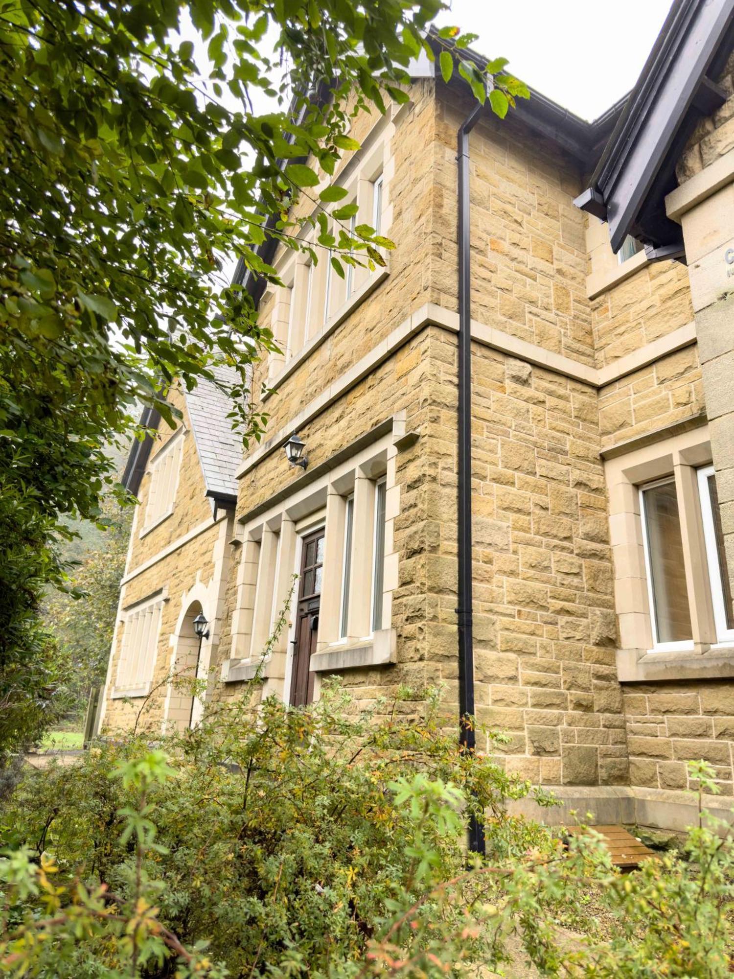 2 Bed - 2 Bath - Duplex Apartment Next To Lbu-Headingley Centre-Ycc Arena-Families-Relocators Meanwood Buitenkant foto